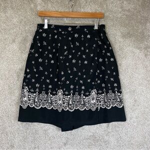 Silx Vintage Skort Womens 10/40 Black Floral Paisley Silk Side Button- 1202*